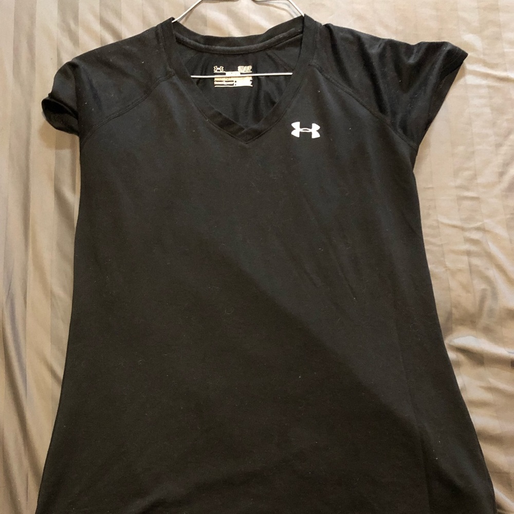 Black under armour workout t shirt